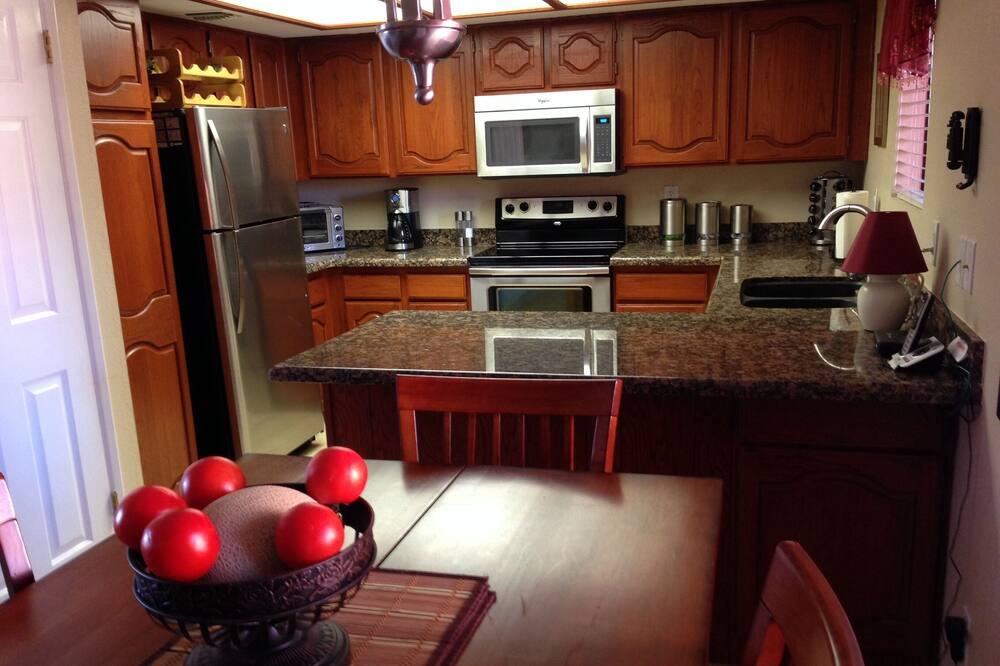 Photo of Kitchen in Paradise Valley Village