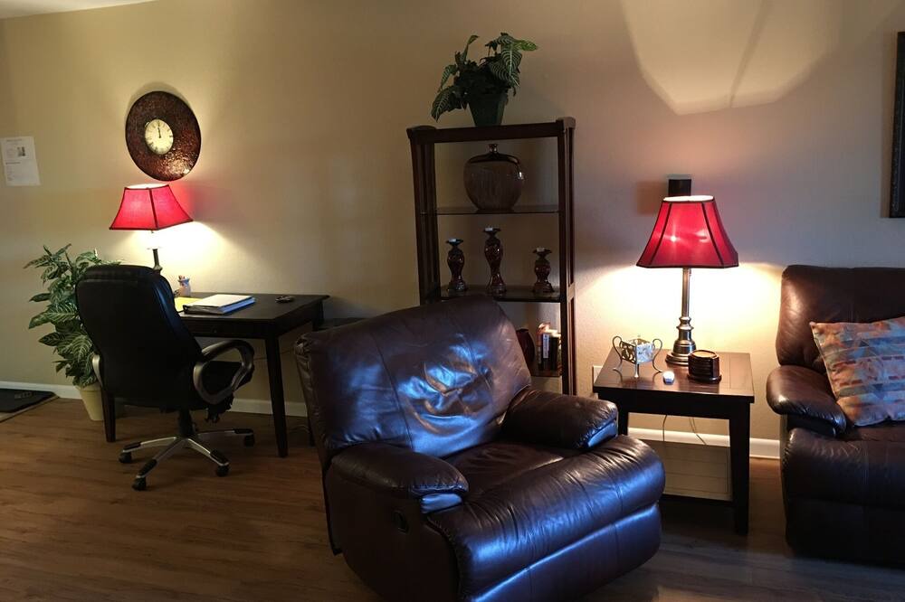 Photo of Livingroom in Paradise Valley Village