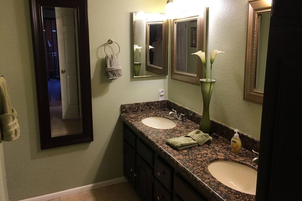 Photo of Bathroom in Paradise Valley Village