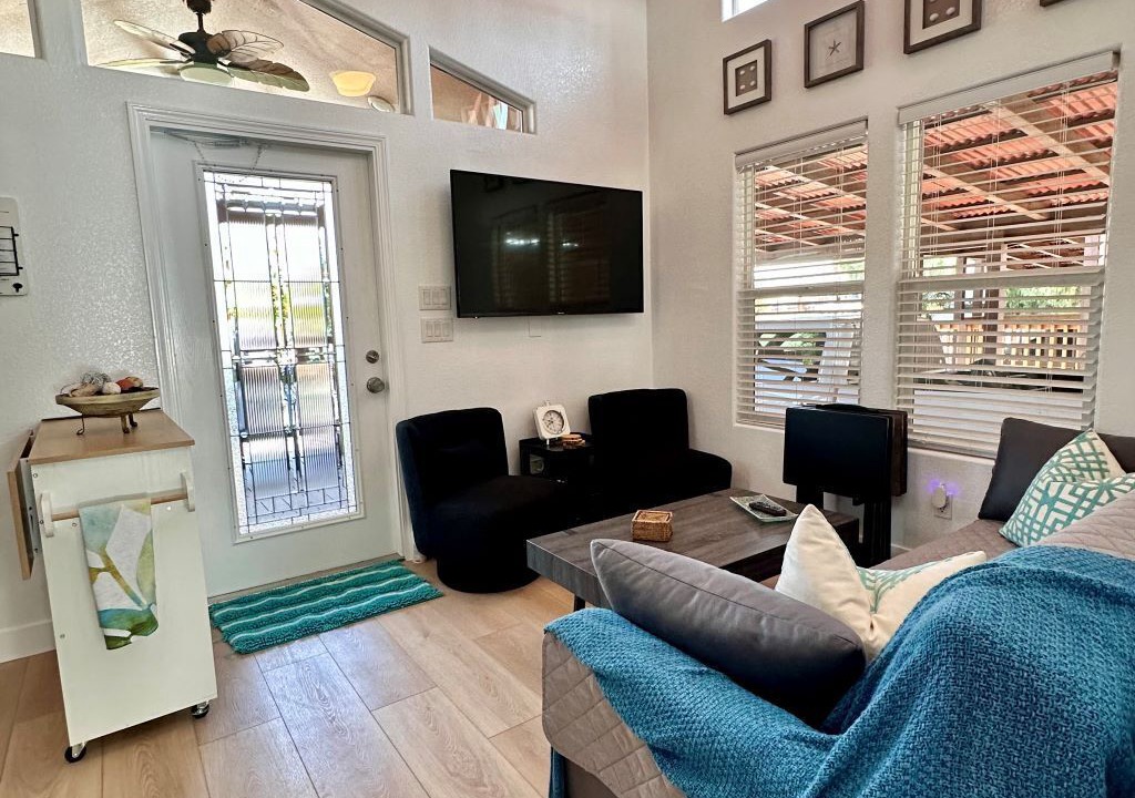 Photo of Livingroom in Earp