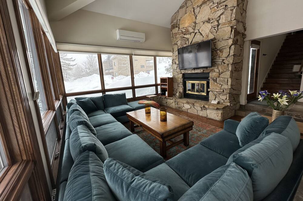 Photo of Livingroom in Deer Valley