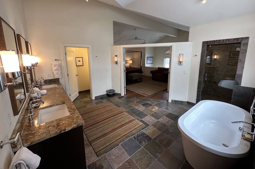 Photo of Bathroom in Deer Valley