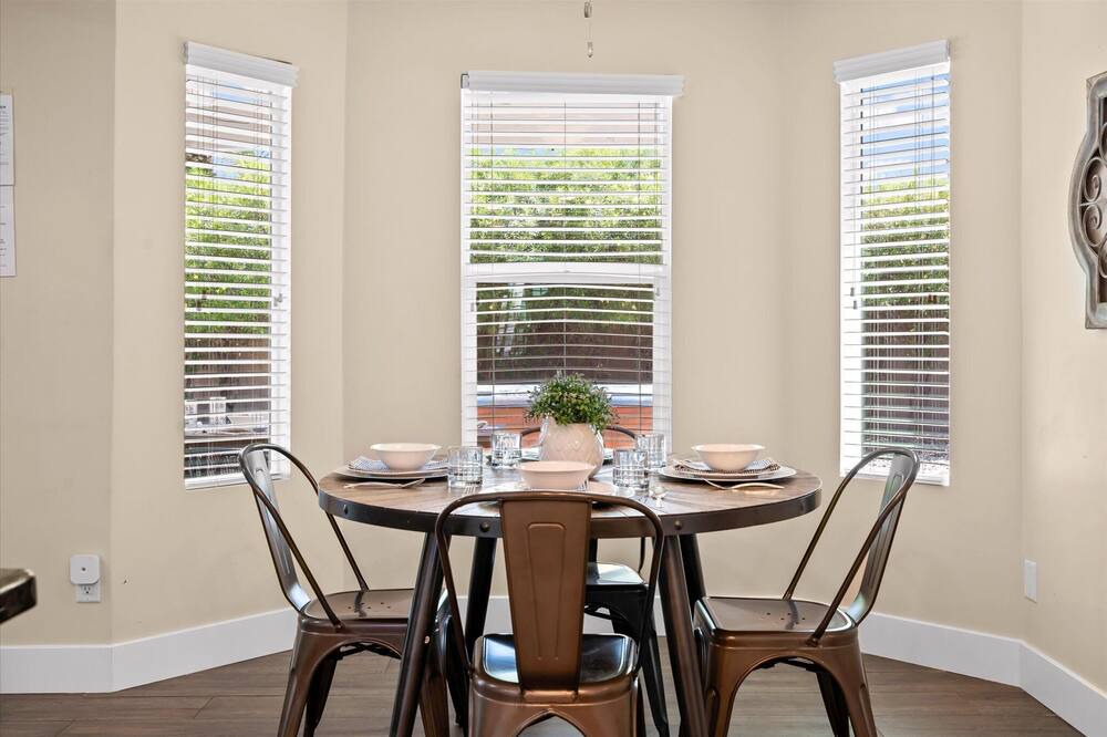 Photo of Others in Raskin Estates