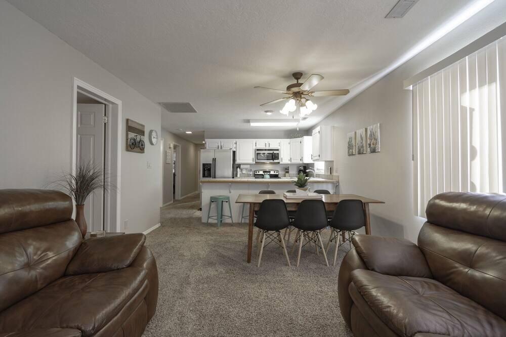 Photo of Livingroom in St. George