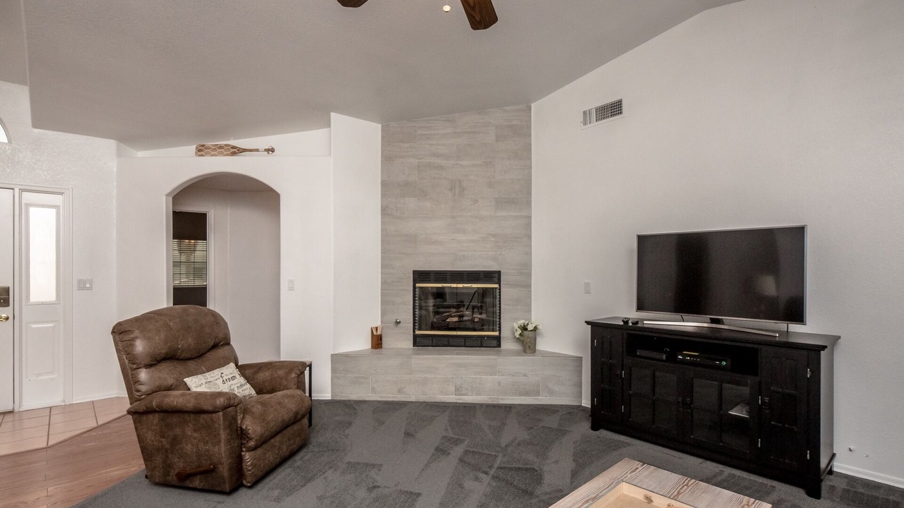 Photo of Livingroom in Sunridge Estates