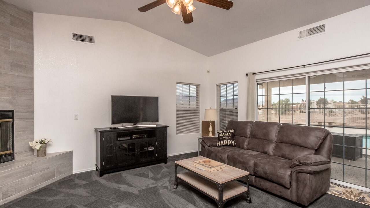 Photo of Livingroom in Sunridge Estates