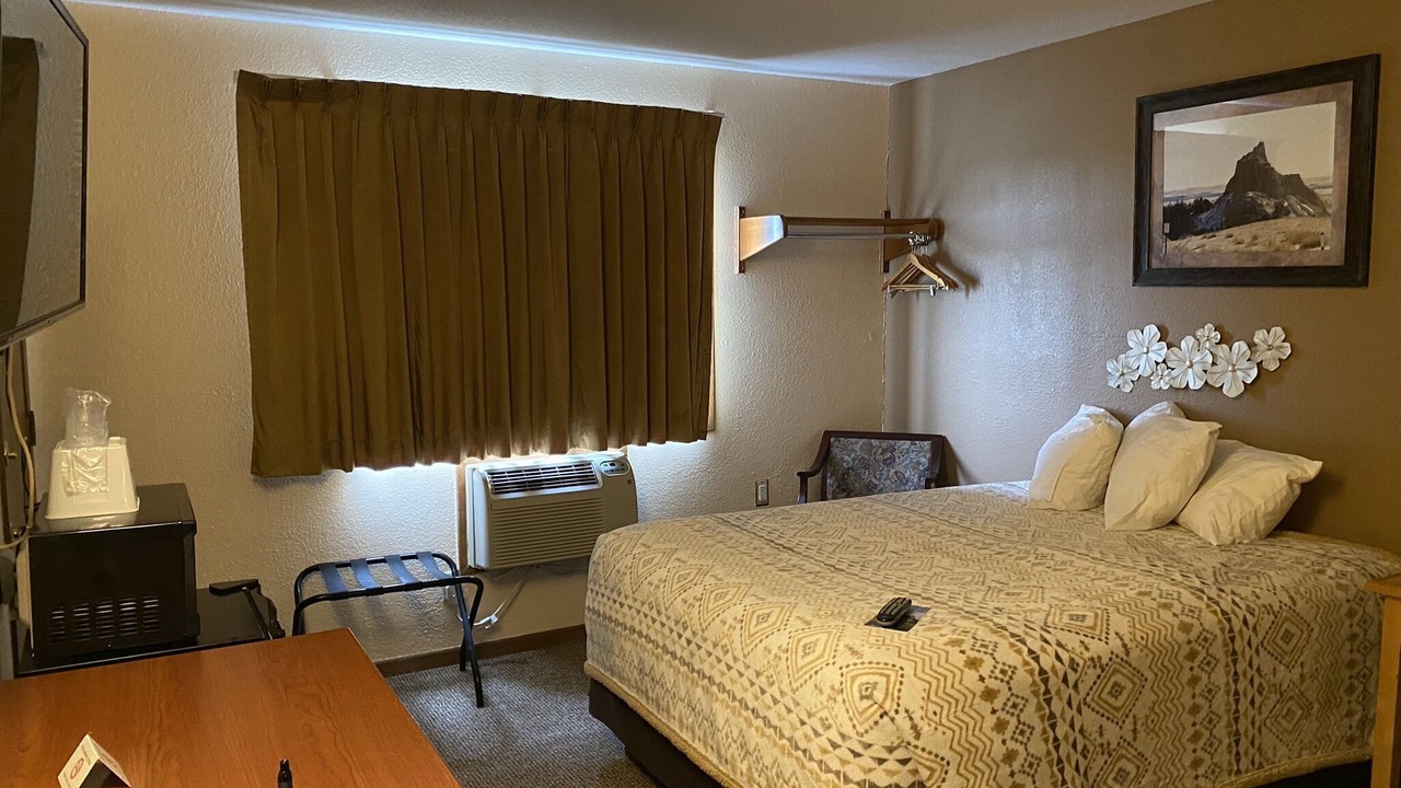 Photo of Bedroom in Northeast Entrance Badlands