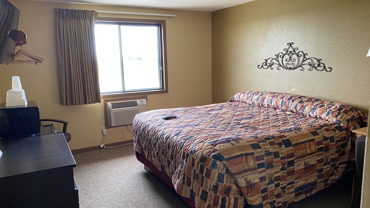 Photo of Bedroom in Northeast Entrance Badlands