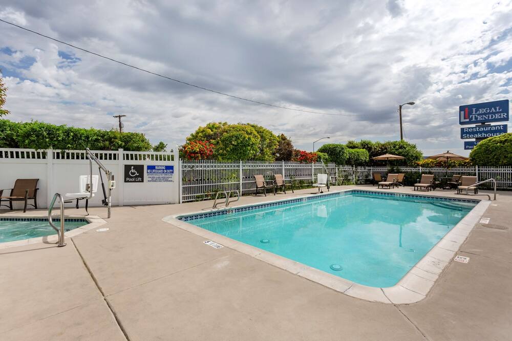 Photo of Outdoor in Evanston