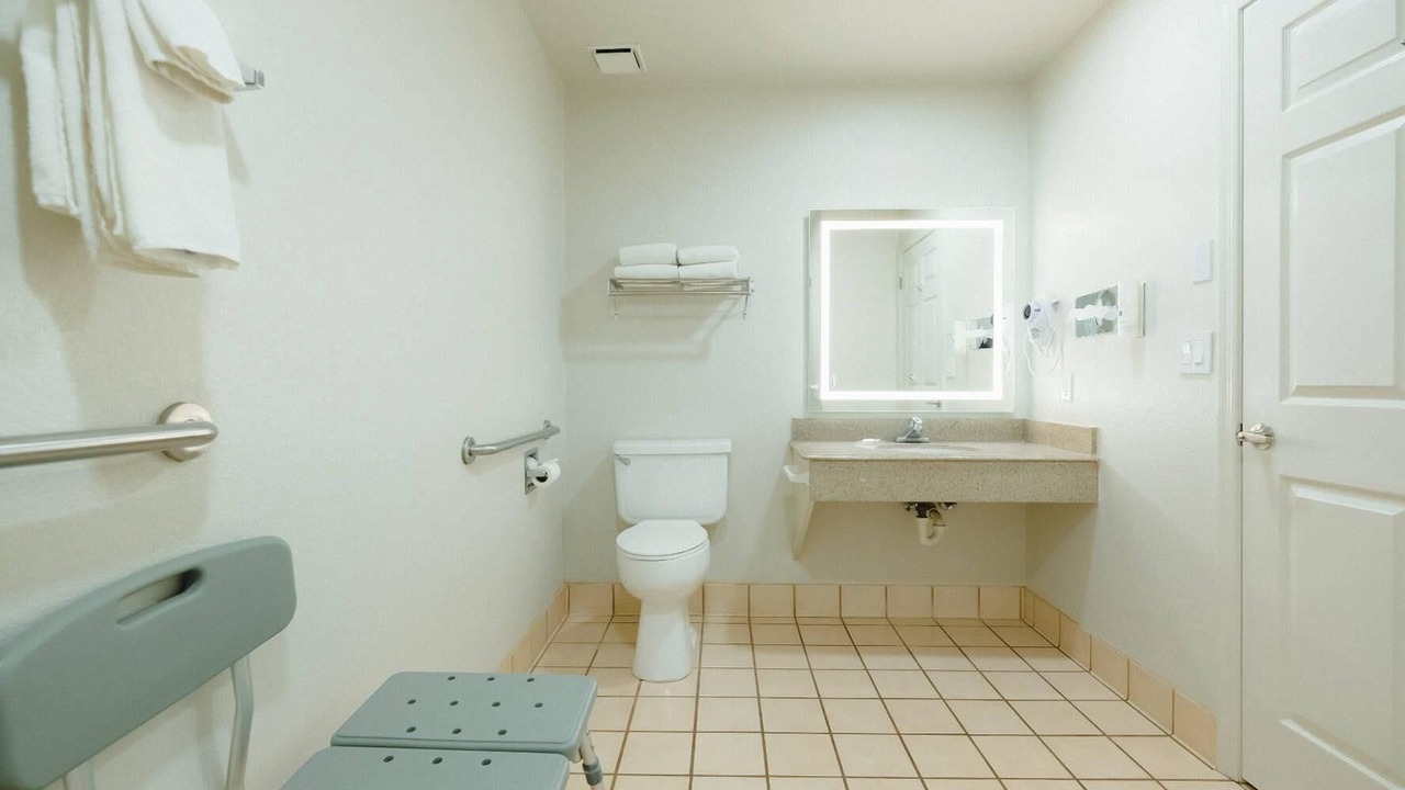 Photo of Bedroom in Holbrook