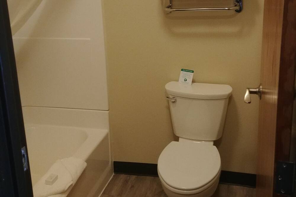 Photo of Bathroom in Broken Bow