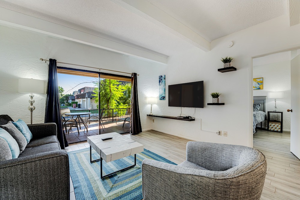 Photo of Livingroom in Inner Circle