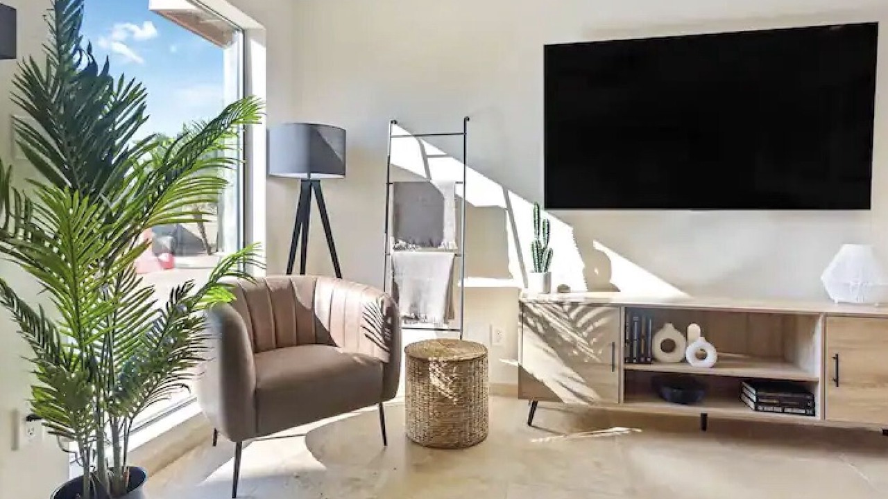 Photo of Livingroom in Raskin Estates