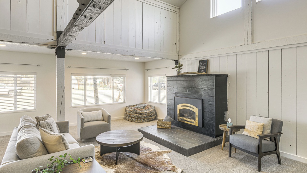 Photo of Livingroom in Pinedale