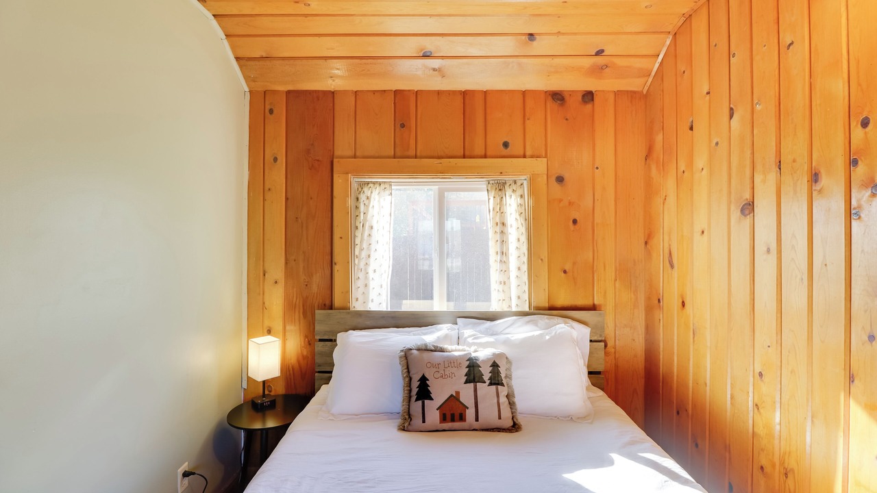 Photo of Bedroom in Lakeside