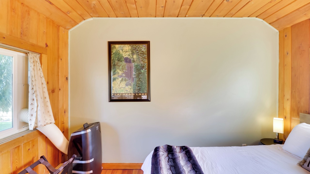 Photo of Bedroom in Lakeside