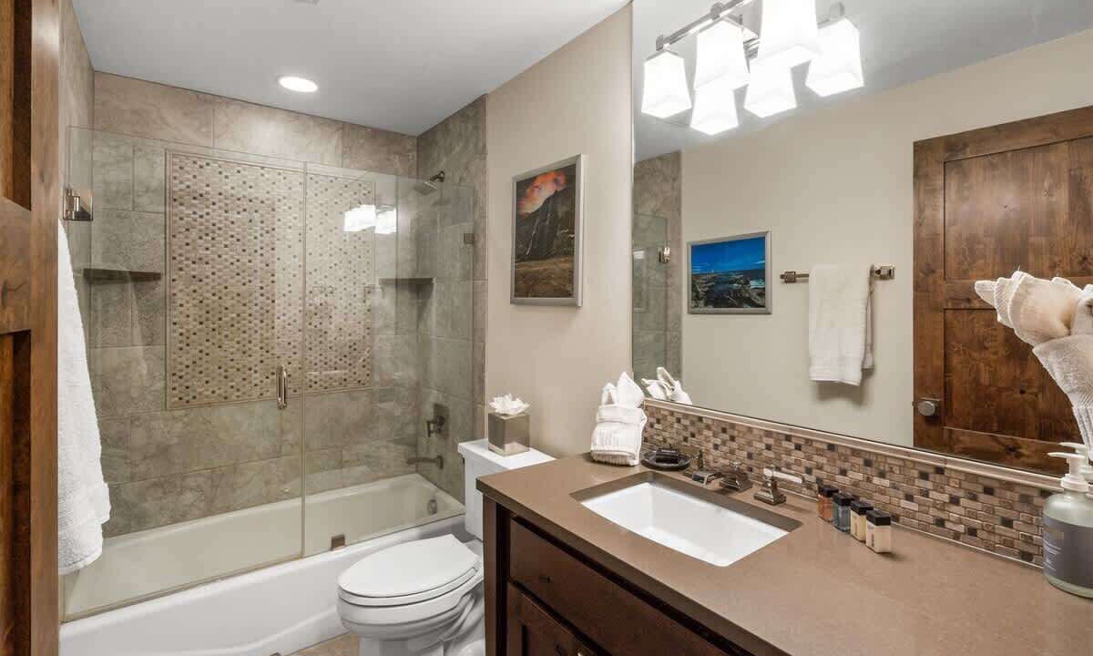 Photo of Bathroom in Powder Ridge