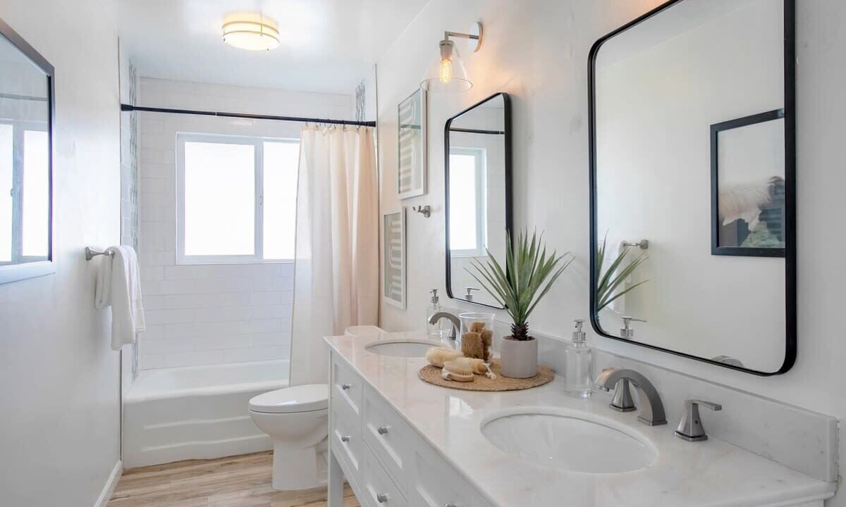 Photo of Bathroom in Melrose Village