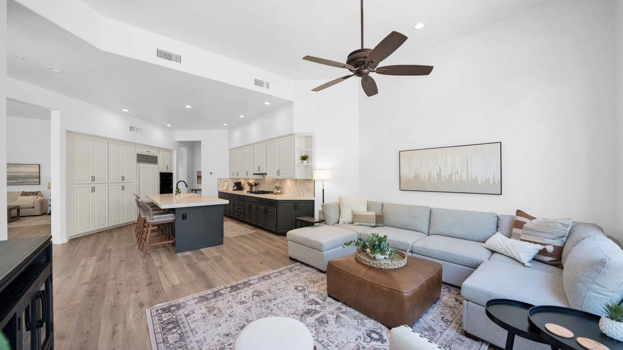 Photo of Livingroom in Talon Retreat