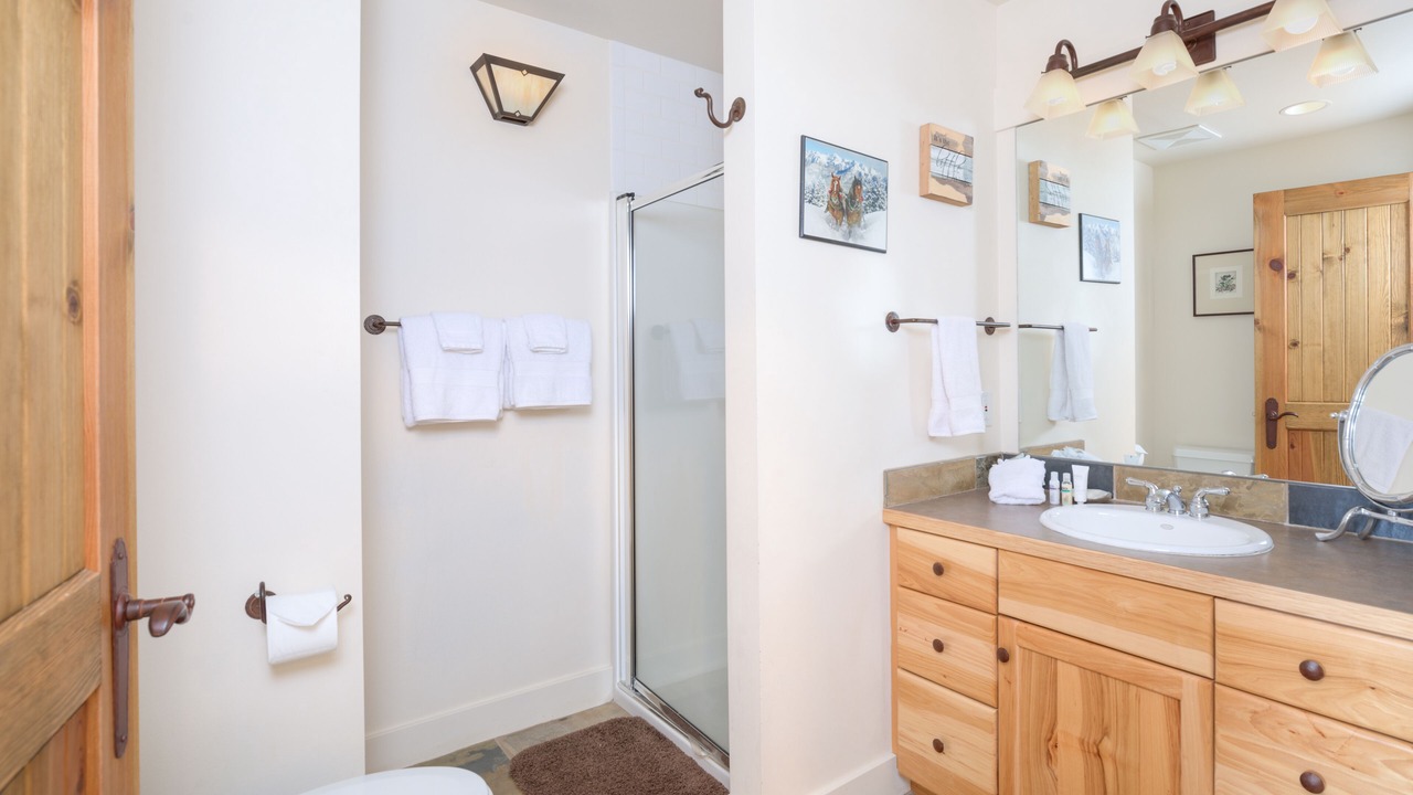 Photo of Bathroom in Saddle Ridge
