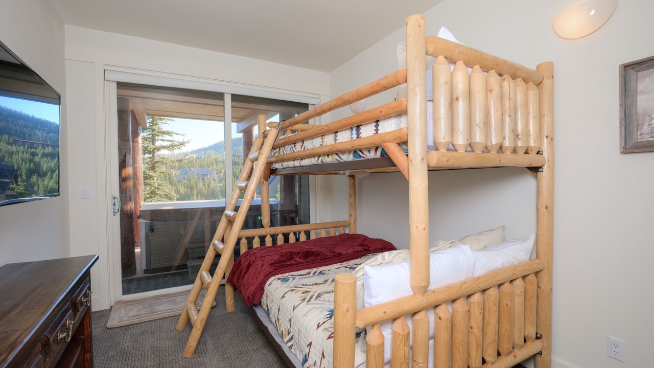 Photo of Bedroom in Saddle Ridge