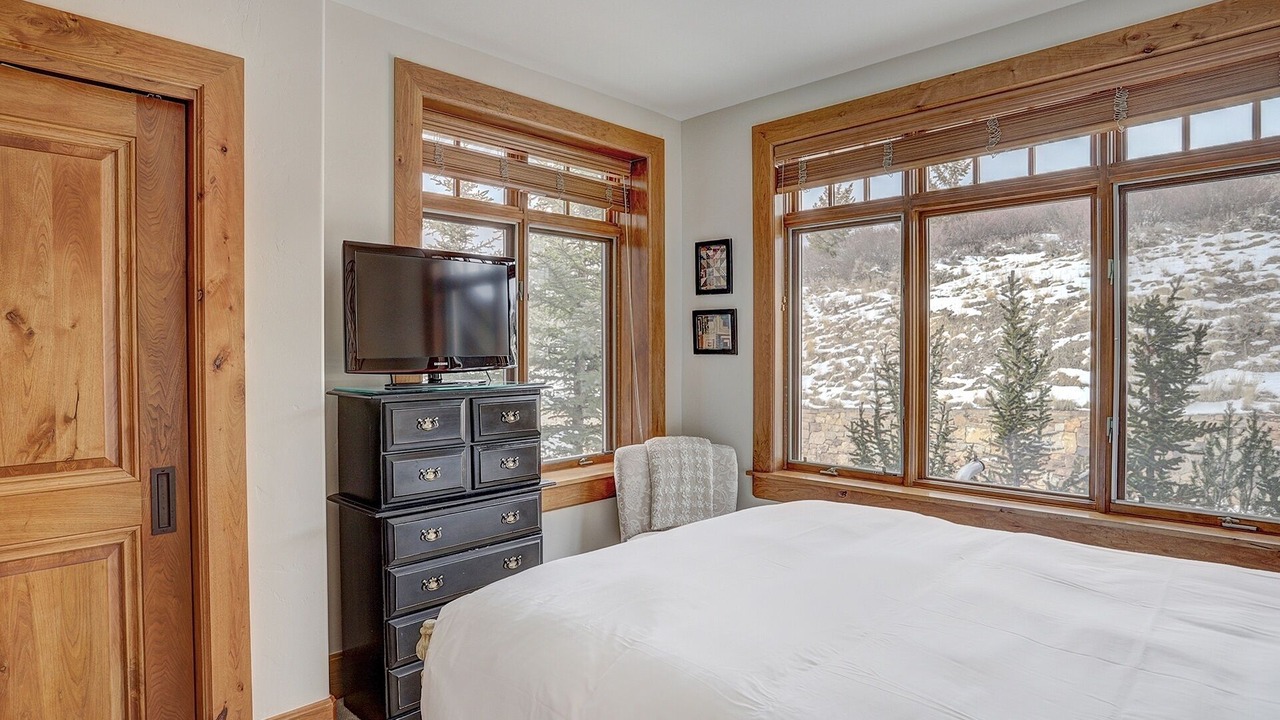 Photo of Bedroom in Avon