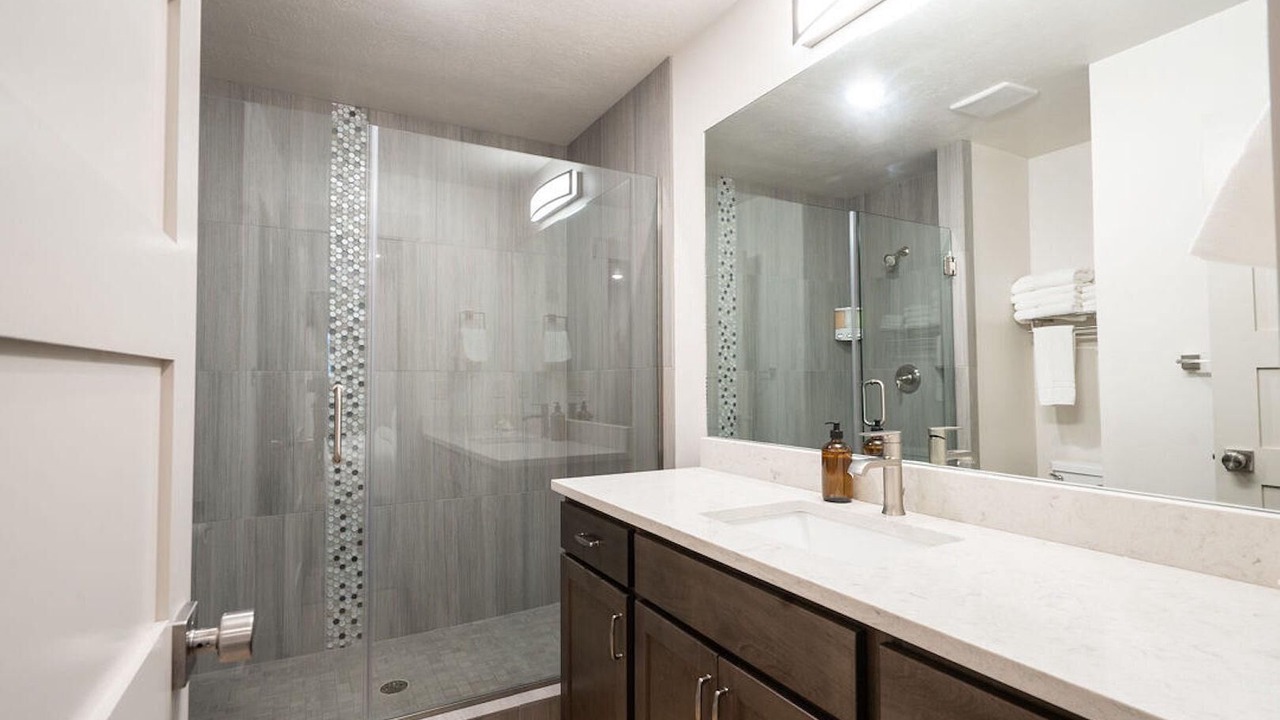 Photo of Bathroom in Garden City