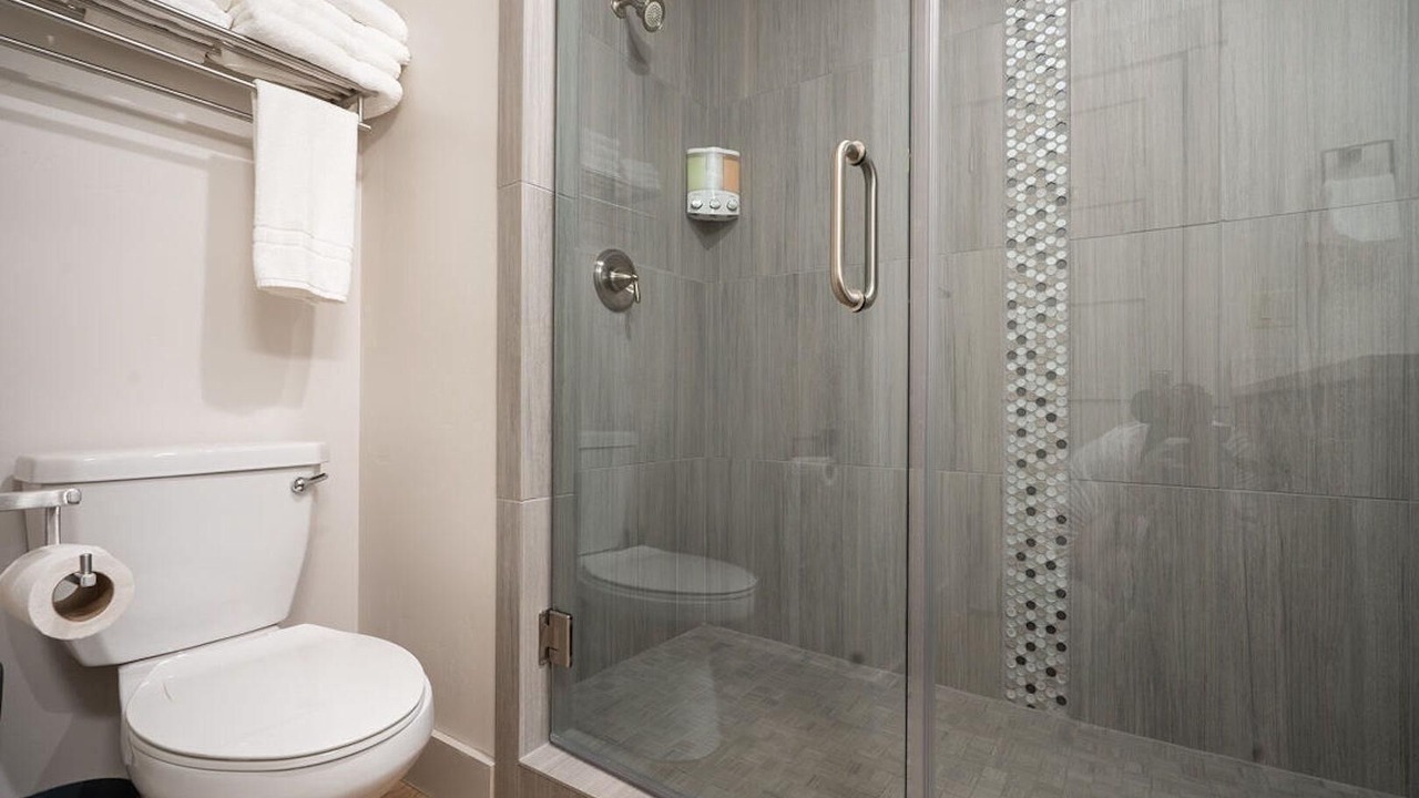 Photo of Bathroom in Garden City