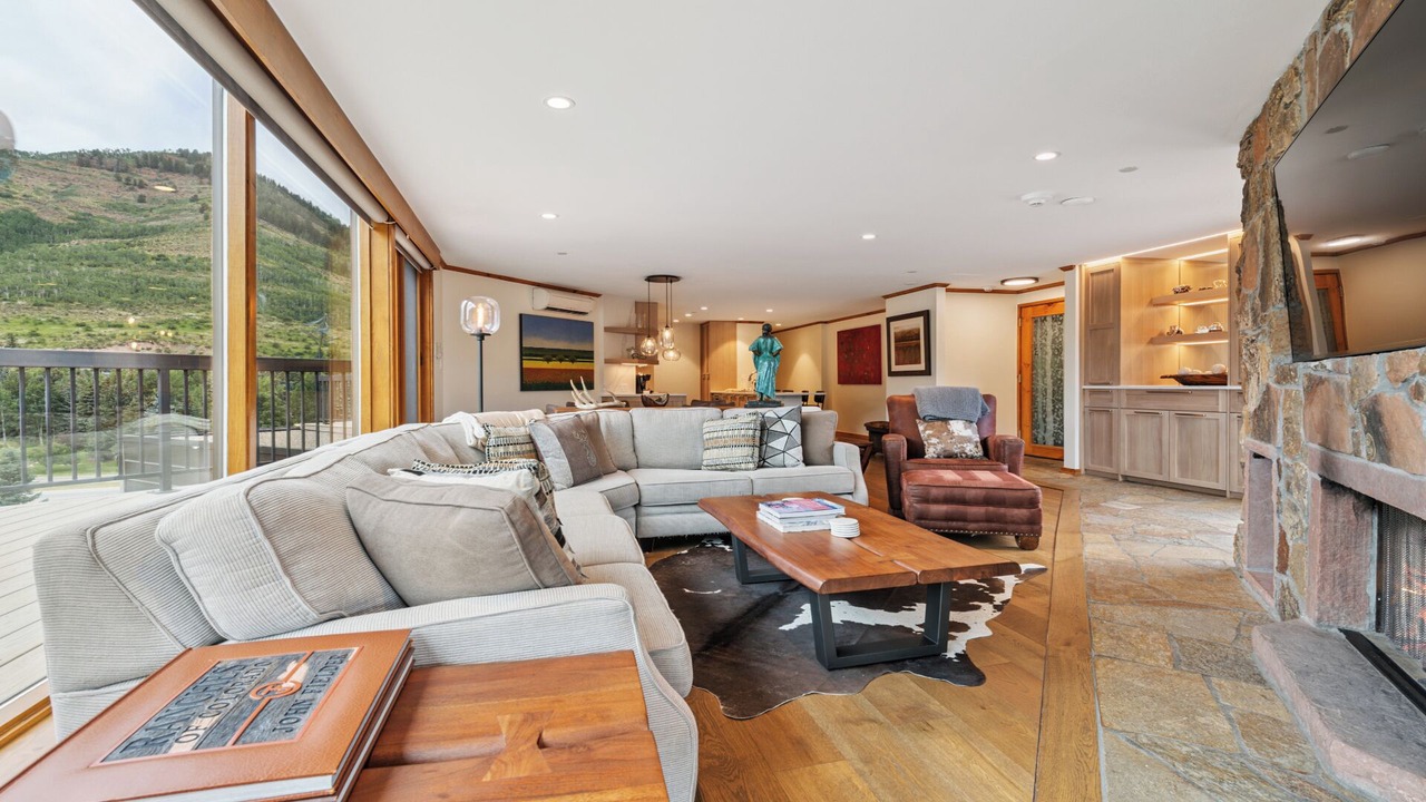 Photo of Livingroom in Vail