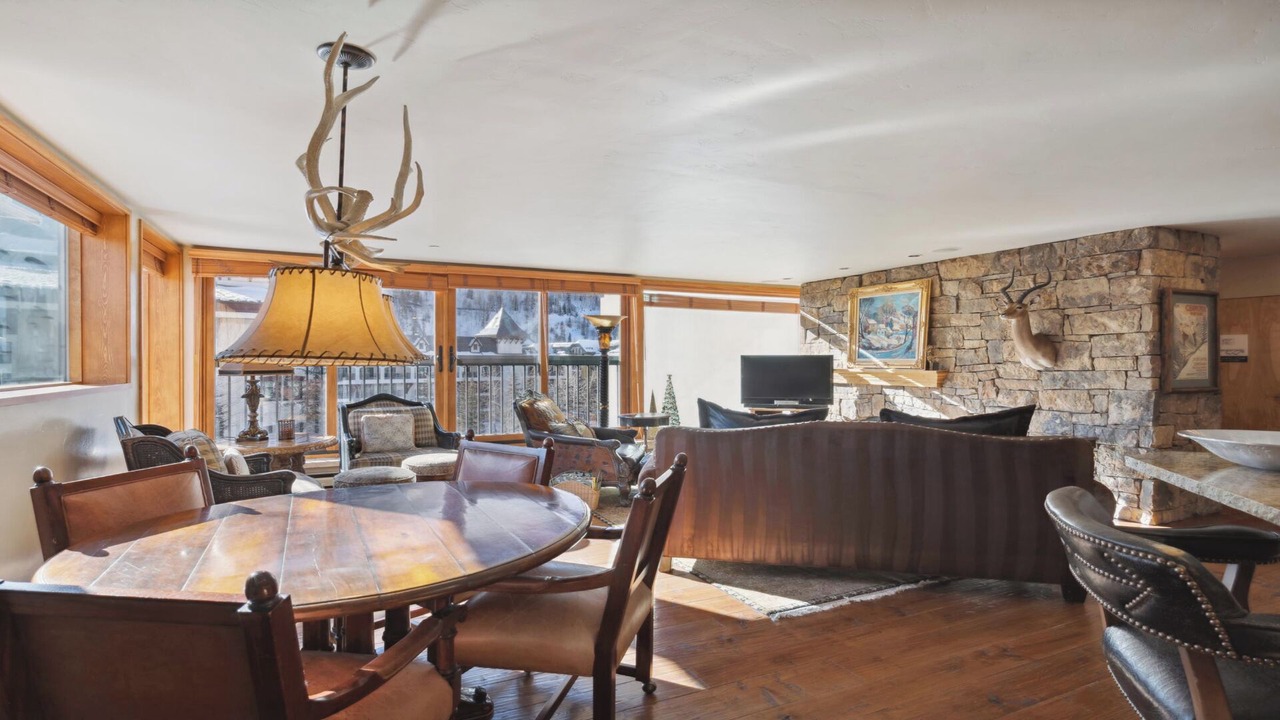 Photo of Livingroom in Vail