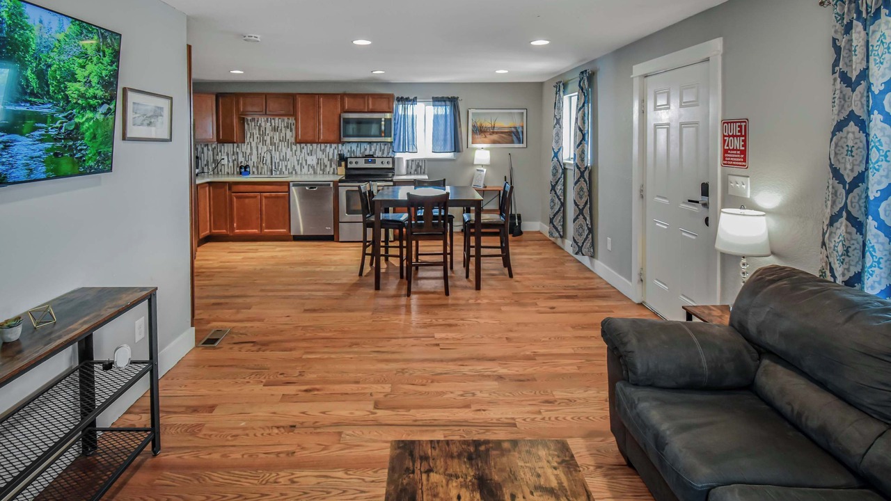 Photo of Livingroom in Berkley