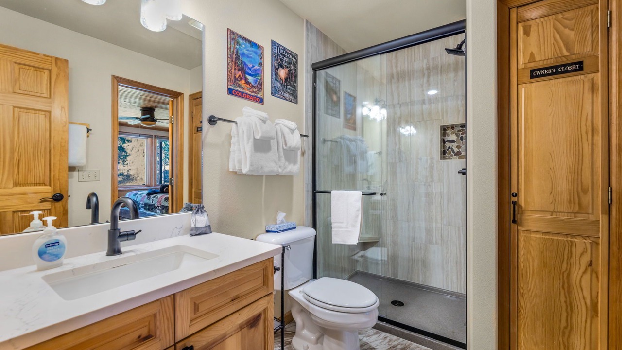 Photo of Bedroom in Fall River Estates