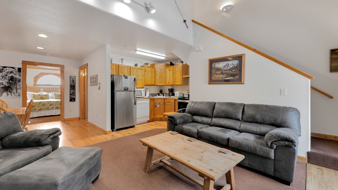 Photo of Livingroom in Fall River Estates