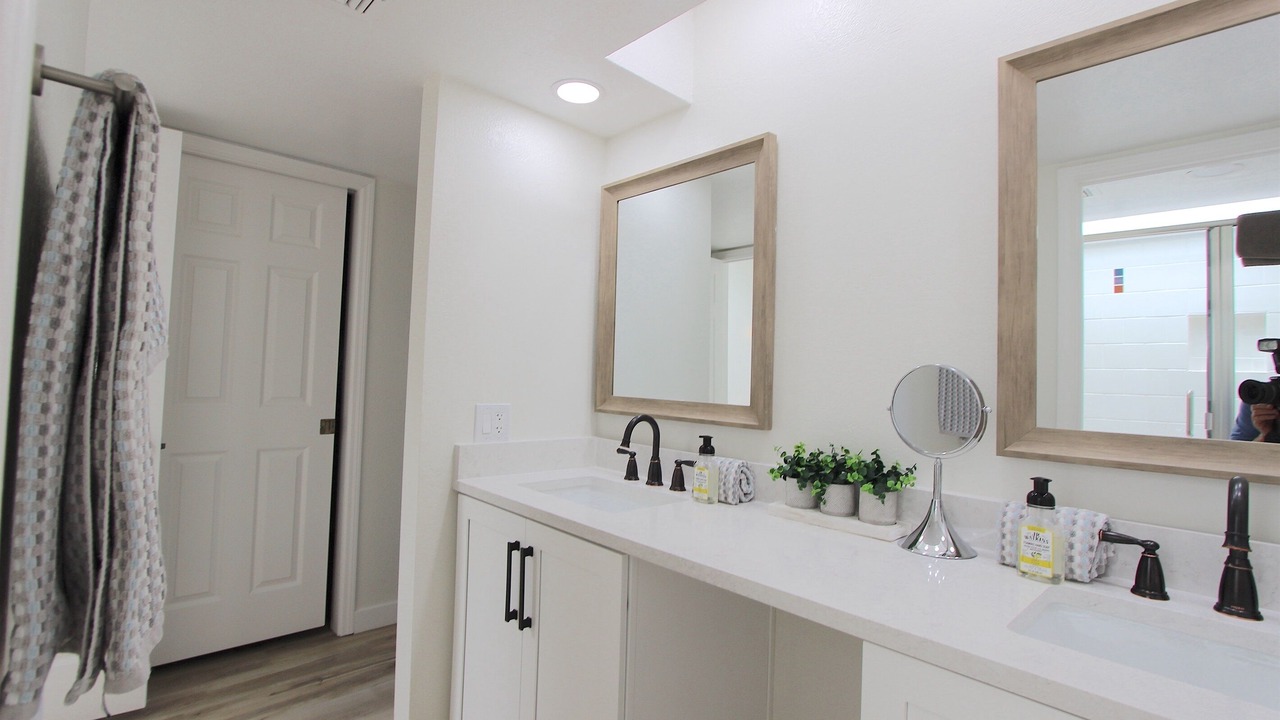 Photo of Bathroom in Biltmore Courts