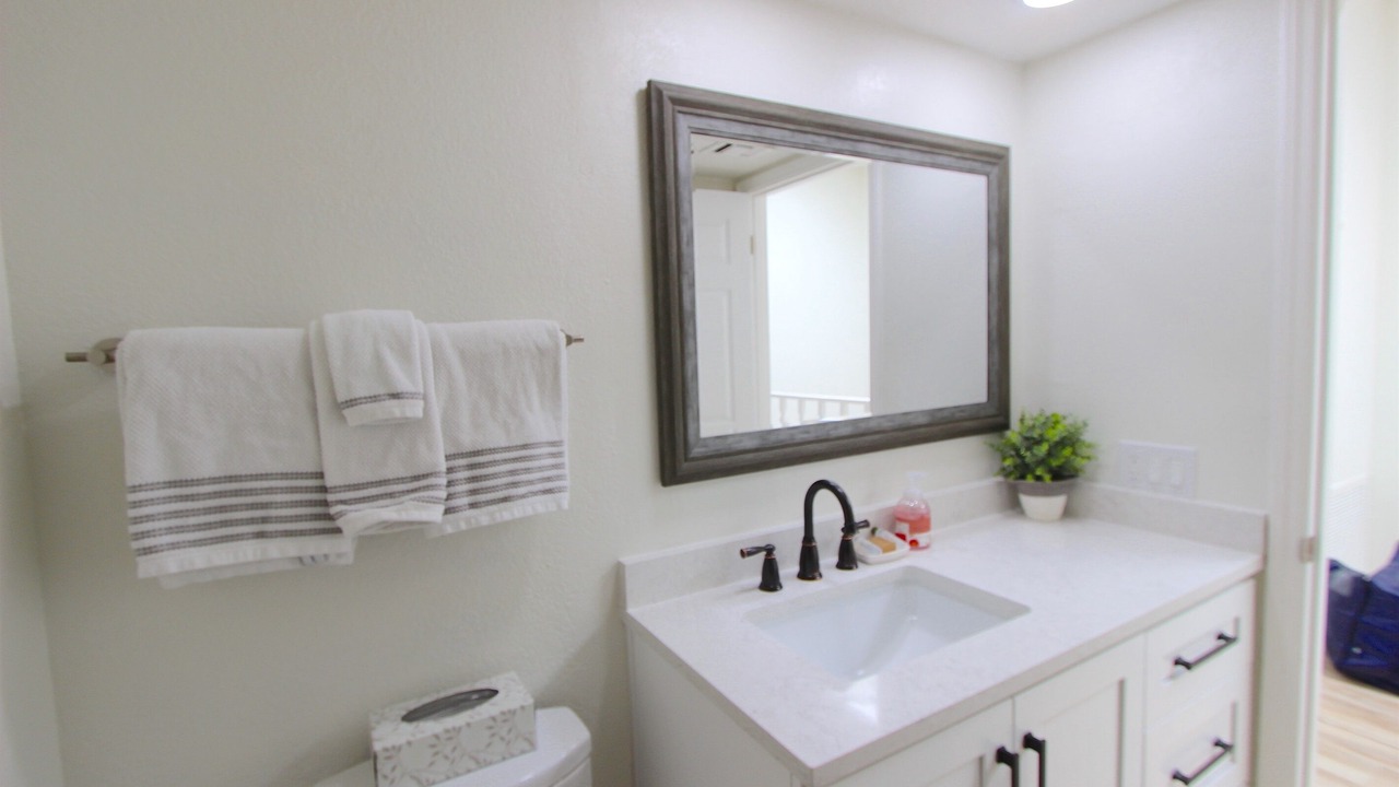 Photo of Bathroom in Biltmore Courts