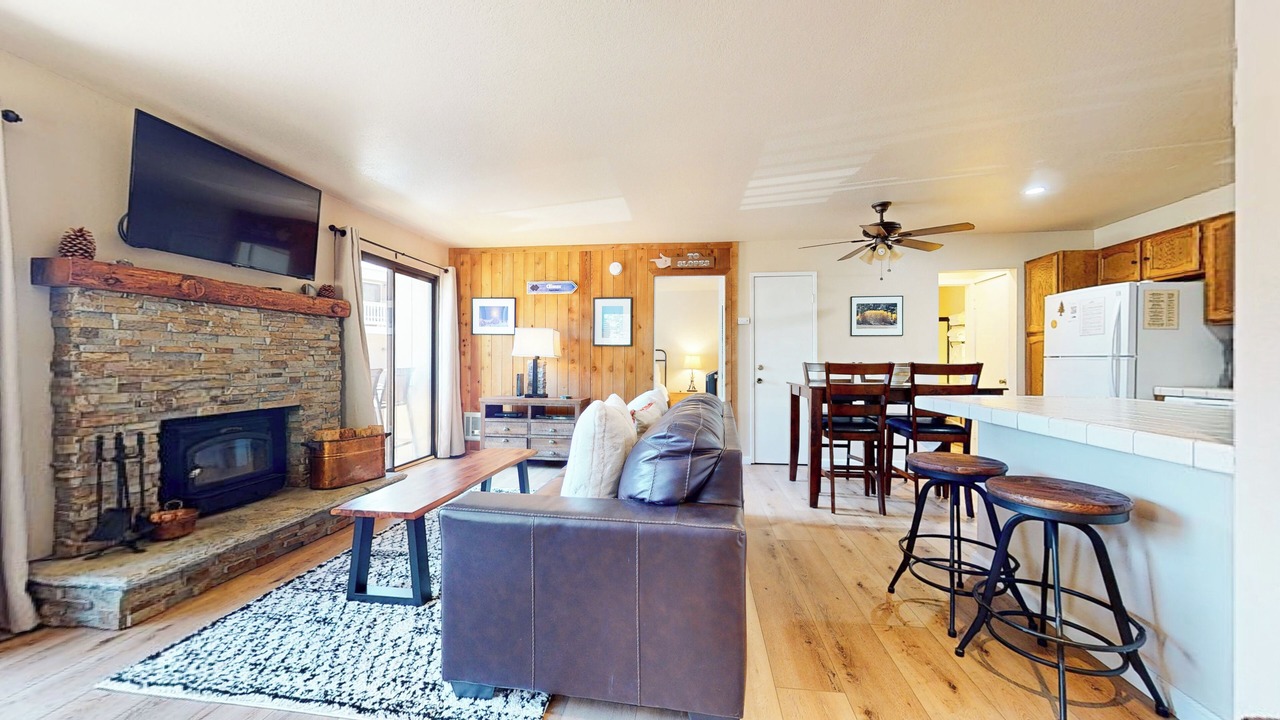 Photo of Livingroom in Mammoth Lakes