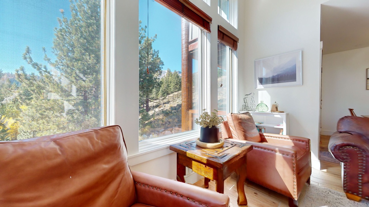 Photo of Livingroom in Mammoth Lakes