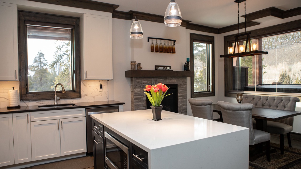 Photo of Livingroom in Lakeside Village