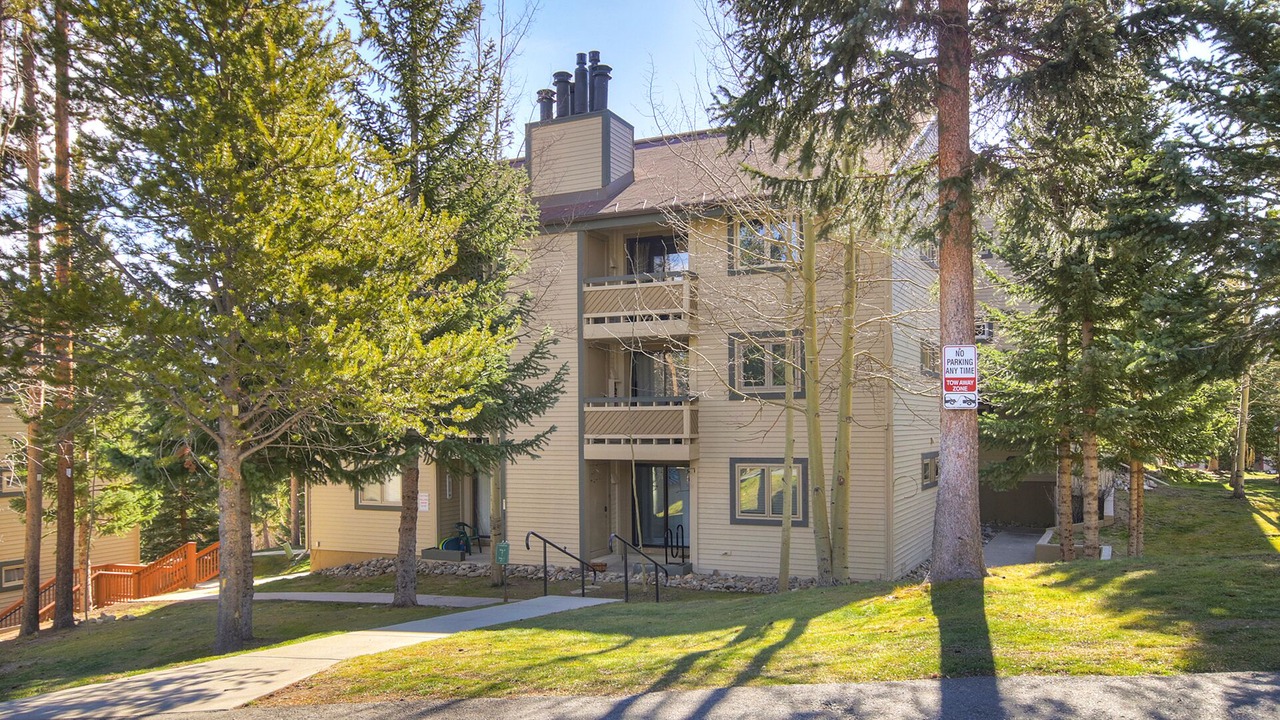 Photo of Outdoor in Peak 8