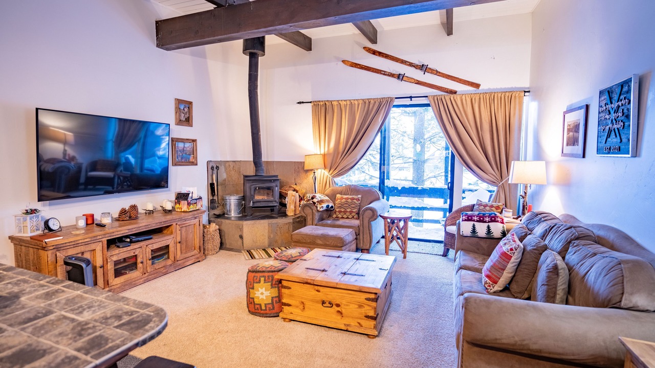 Photo of Livingroom in Mammoth Lakes