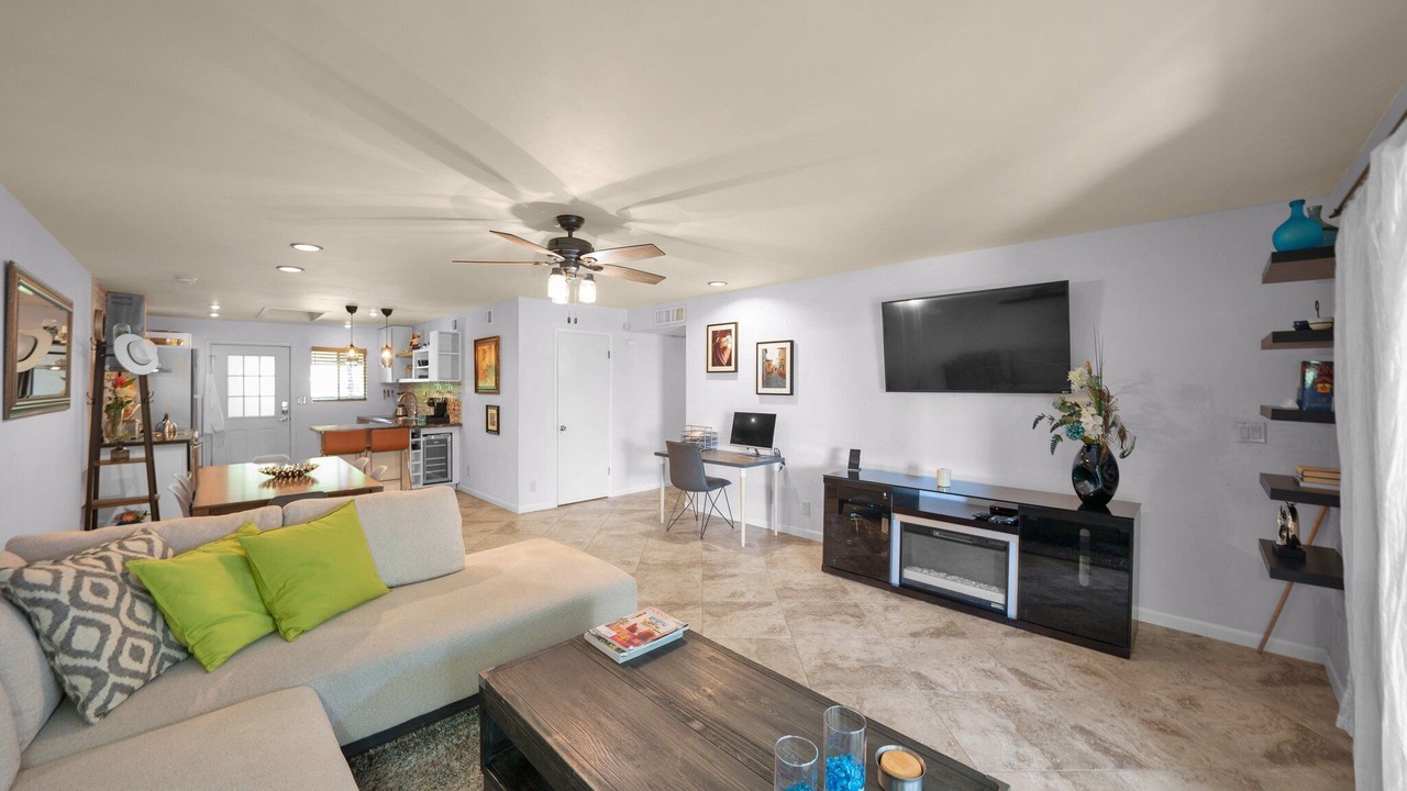 Photo of Livingroom in Arcadia Lite