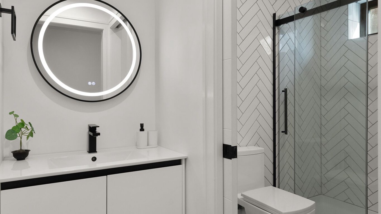 Photo of Bathroom in Gardiner