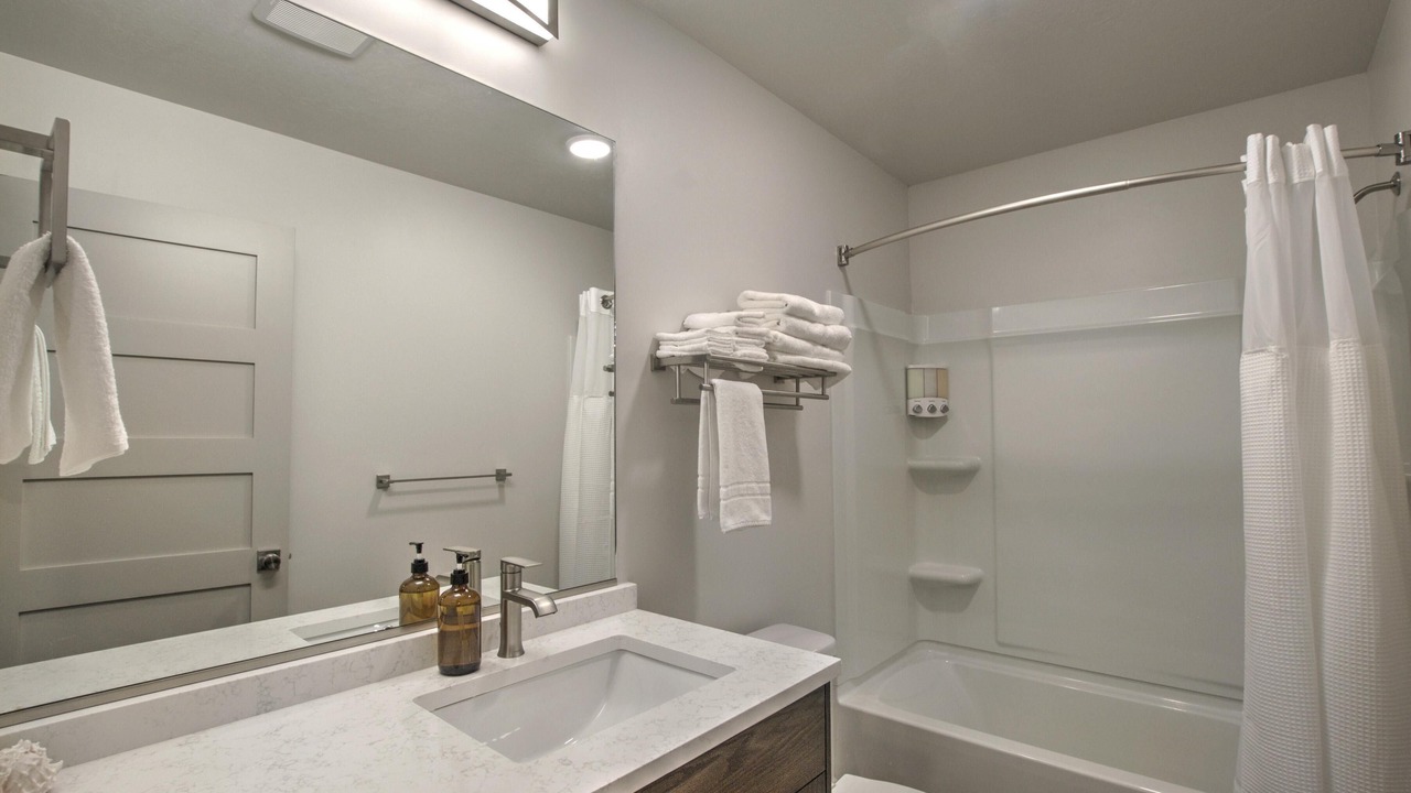 Photo of Bathroom in Garden City