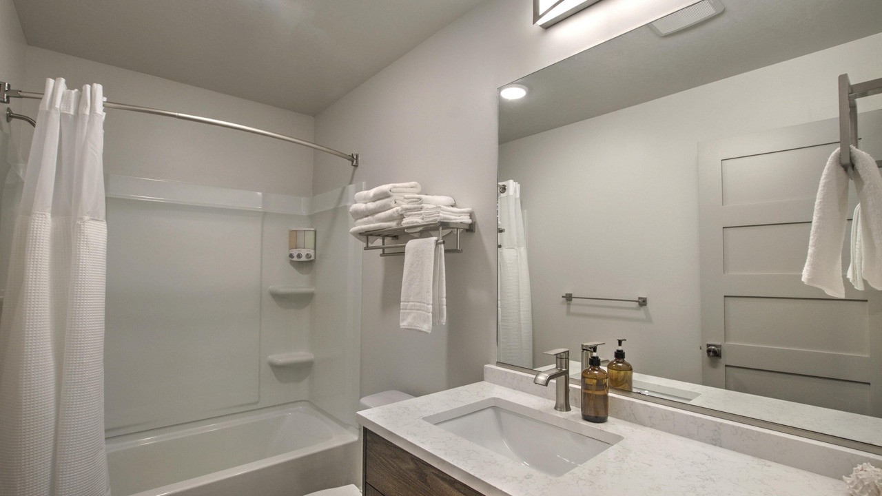 Photo of Bathroom in Garden City