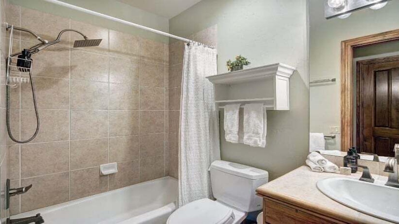 Photo of Bathroom in Edwards
