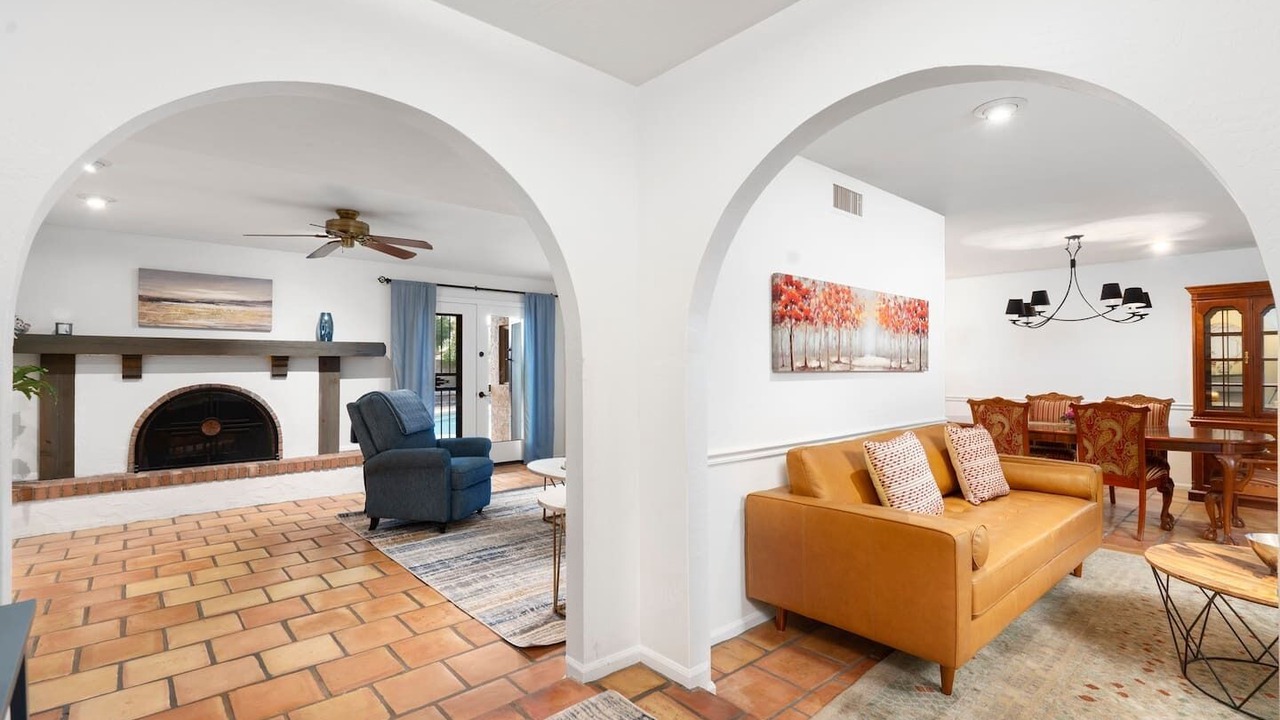 Photo of Livingroom in Raskin Estates
