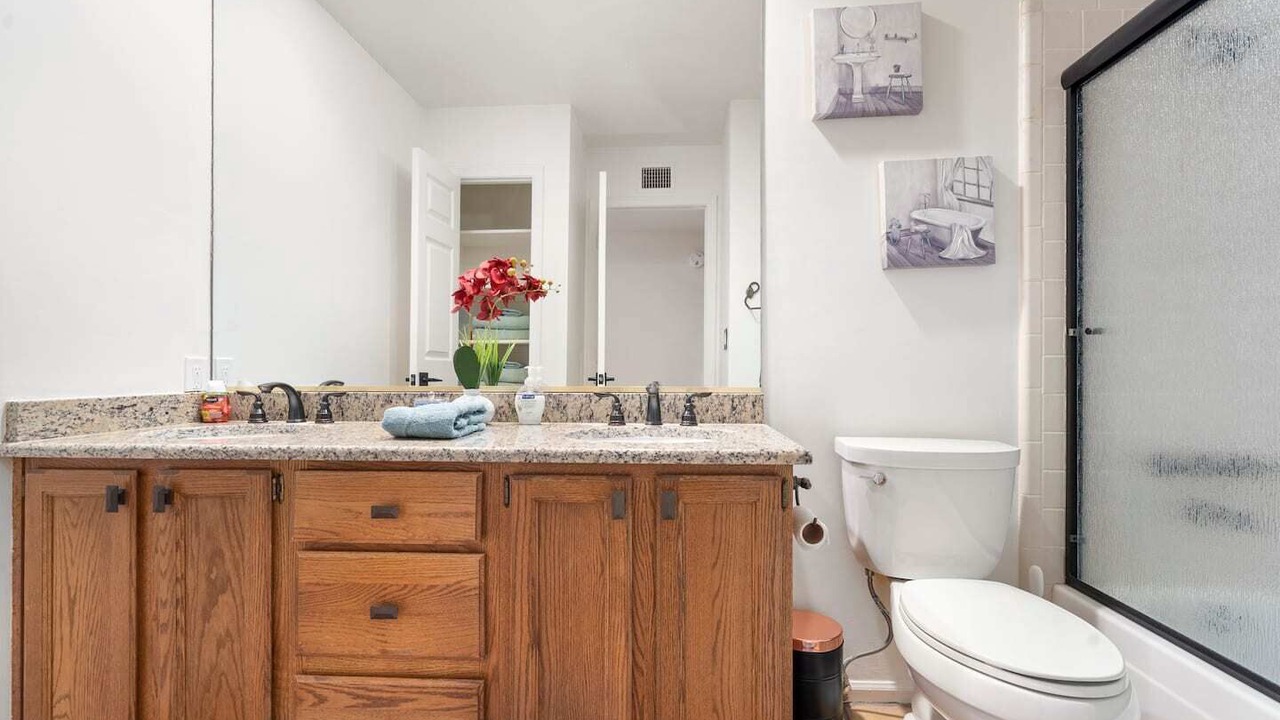 Photo of Bathroom in Raskin Estates