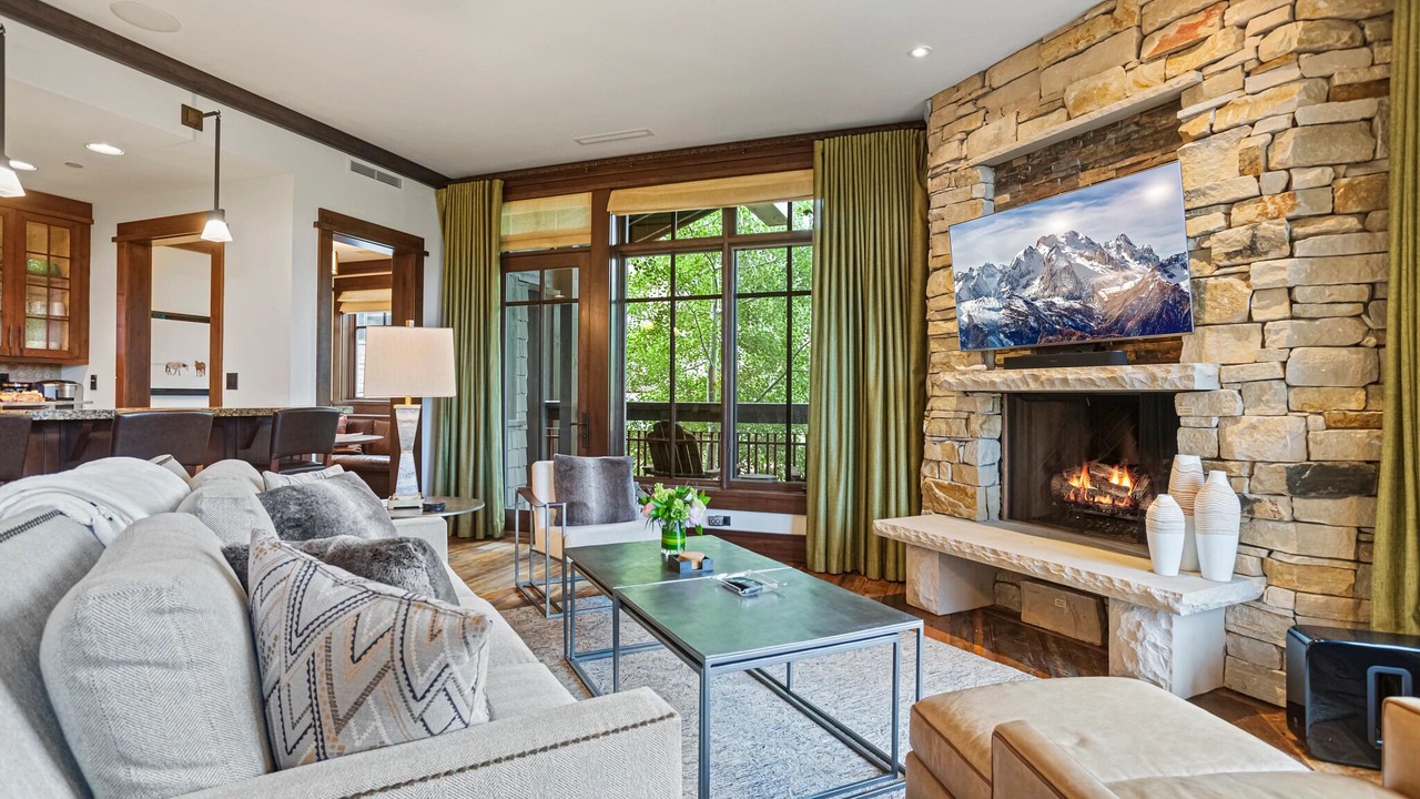 Photo of Livingroom in Empire Pass