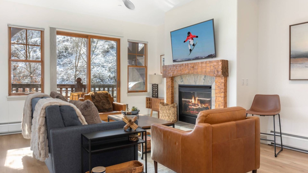 Photo of Livingroom in Avon