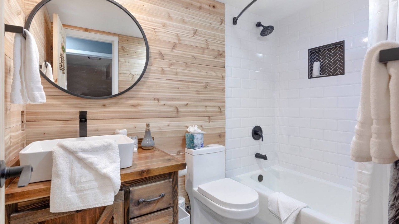 Photo of Bedroom in Avon